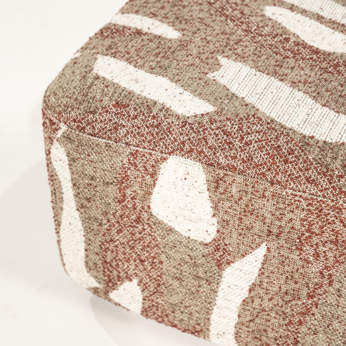 Sitzpouf Hocker Rytm 70 x 70 cm Stoff rot mit Muster Pouf