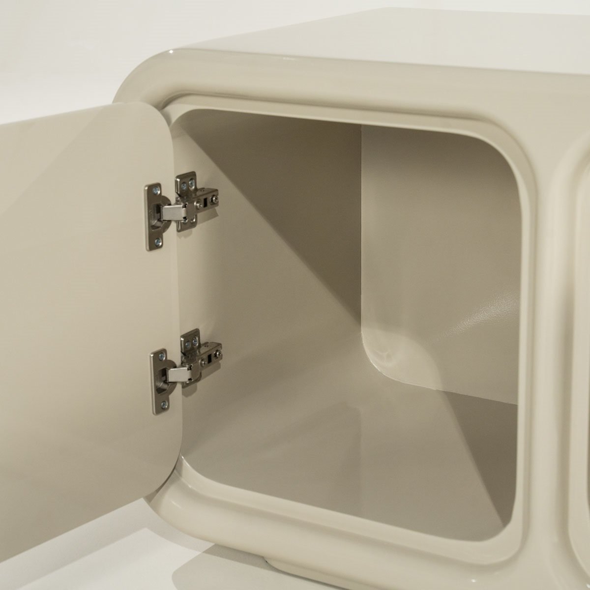 TV Möbel Lowboard Gubby 176 cm mit 4 Türen MDF High Gloss beige