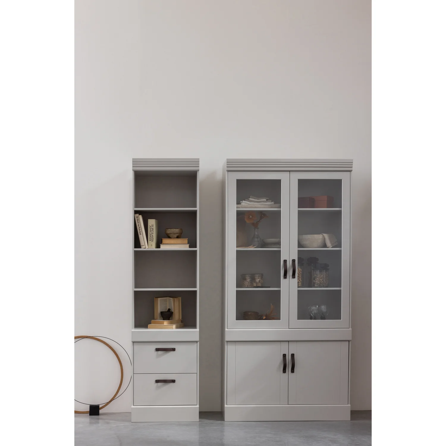 Bücherschrank Schrank BOLD mit 2 Schubladen Kiefernholz schneeweiss