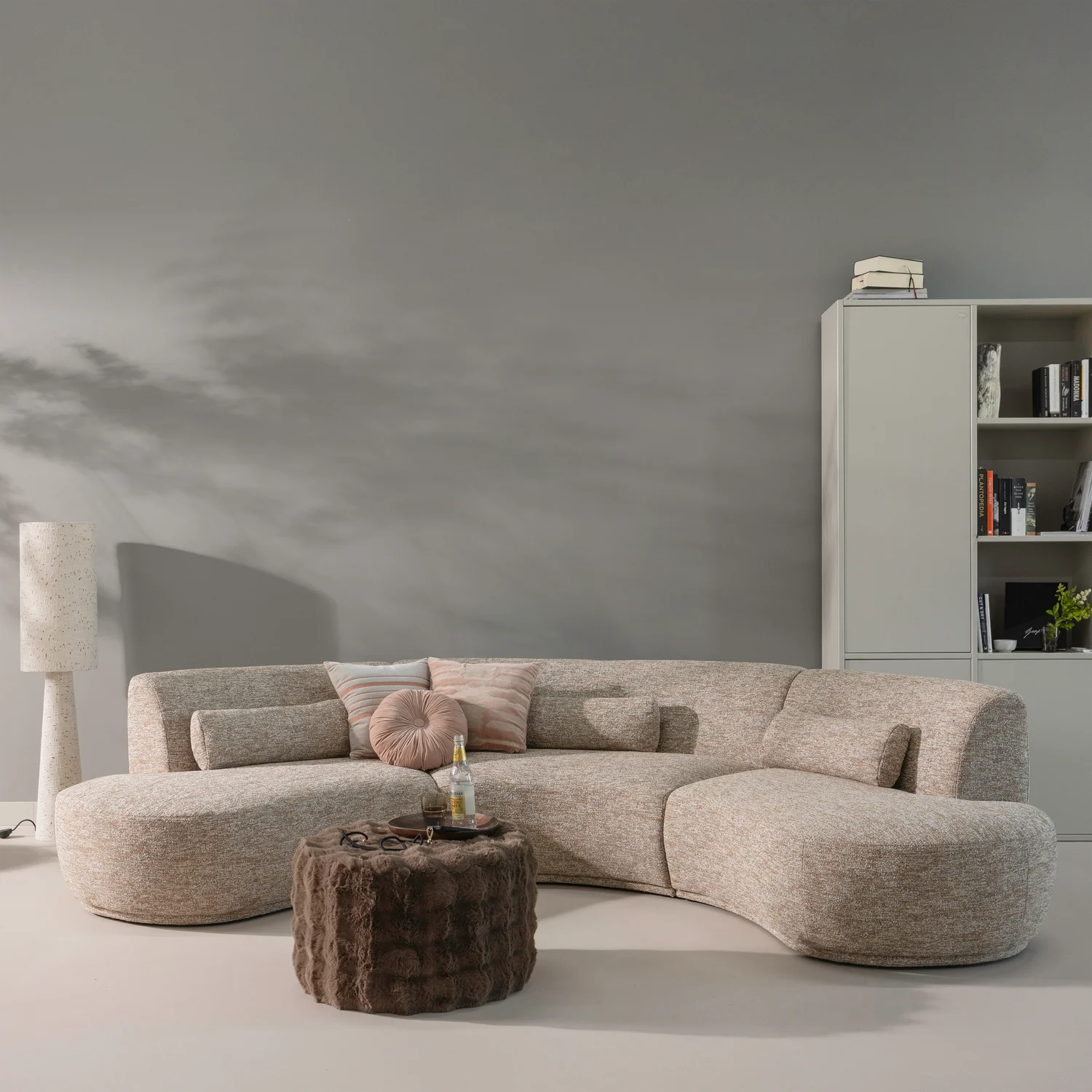 6 Sitzer Sofa BATAVIER halbrund Velvet Melange hellbraun