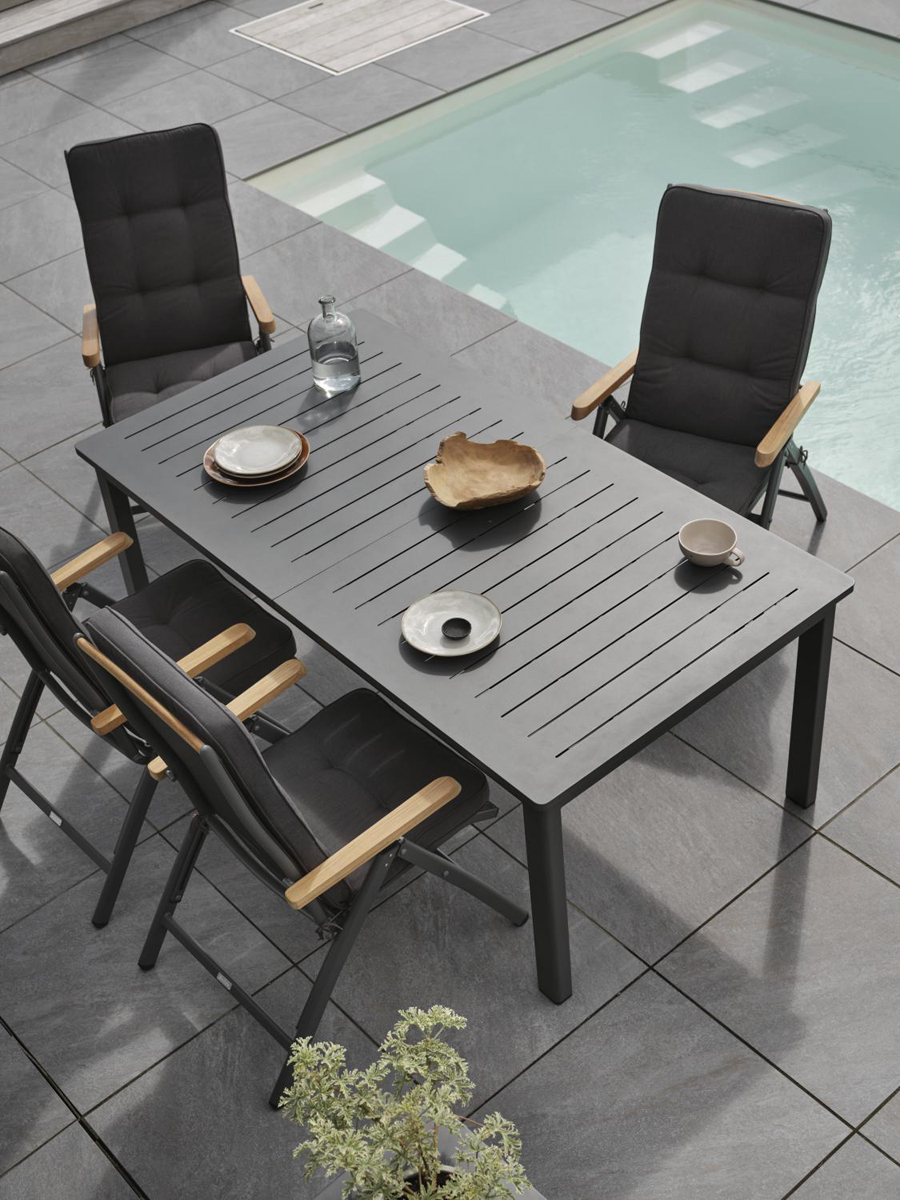 Gartentisch LOMMA schwarz ausziehbar 132 bis 192 x 80 cm Aluminium