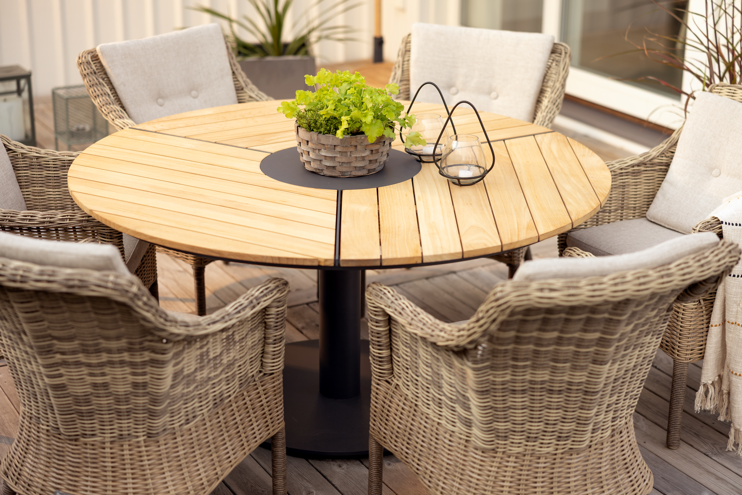 Gartentisch Peace Ø 150 cm rund Teakholz  