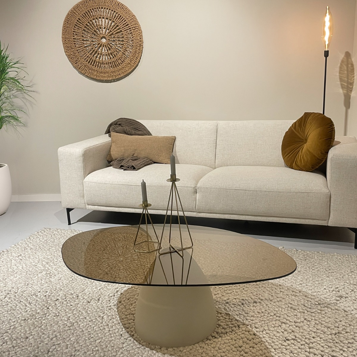 Couchtisch Mylon 100 x 65 cm Metall cremeweiß Glas Anstelltisch