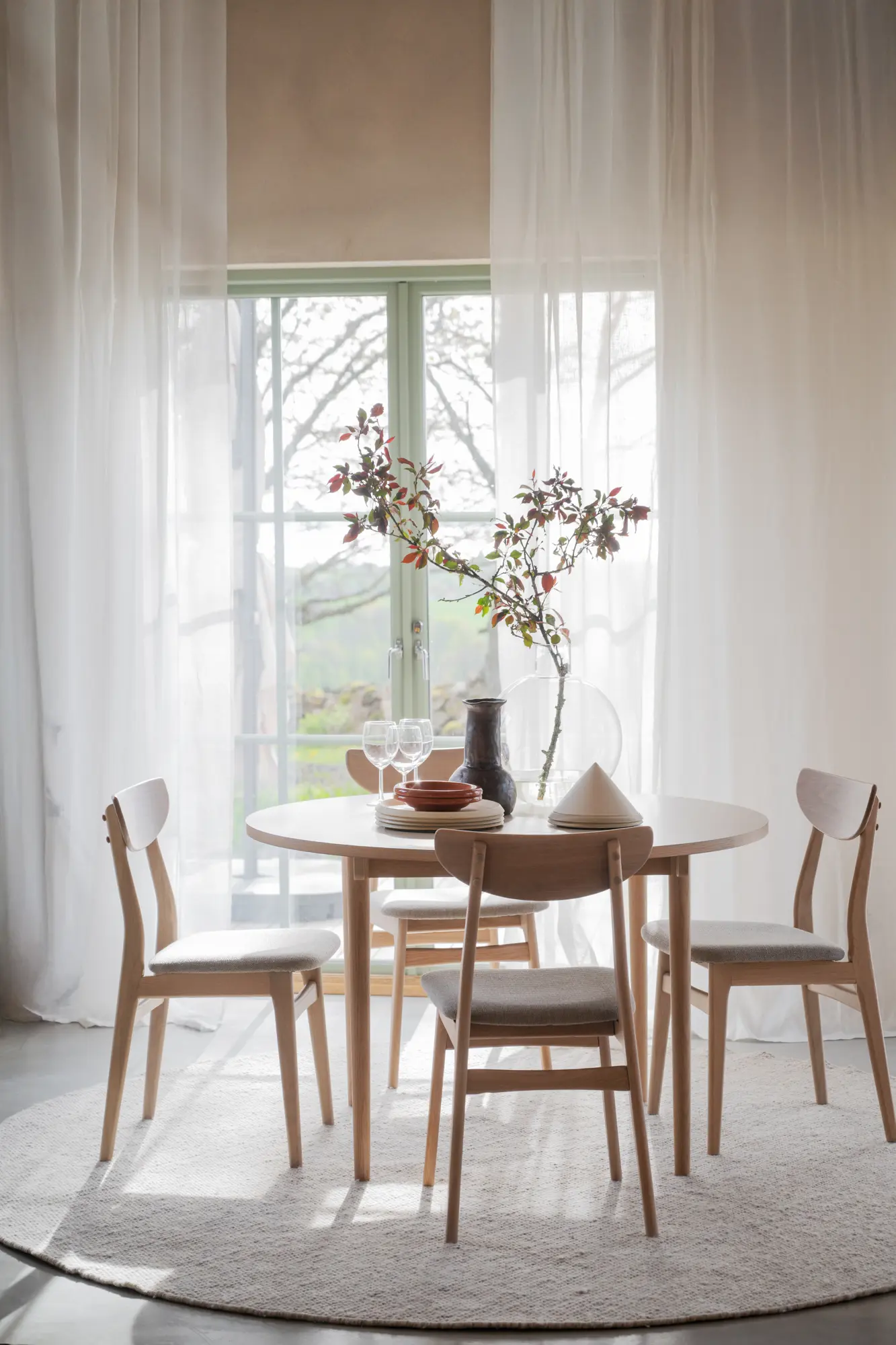 Esszimmergruppe VAIRMOUNT komplett Esstisch rund Ø 120 cm beige weiß mit 4 Stühlen