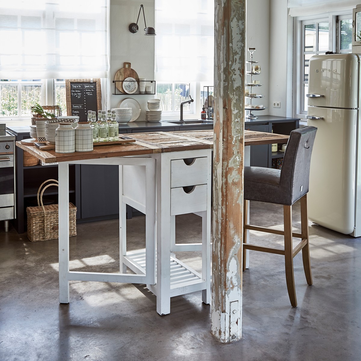 Rivièra Maison Wooster Street ausziehbarer Bartisch aus recyceltem Ulmenholz mit zwei Schubladen