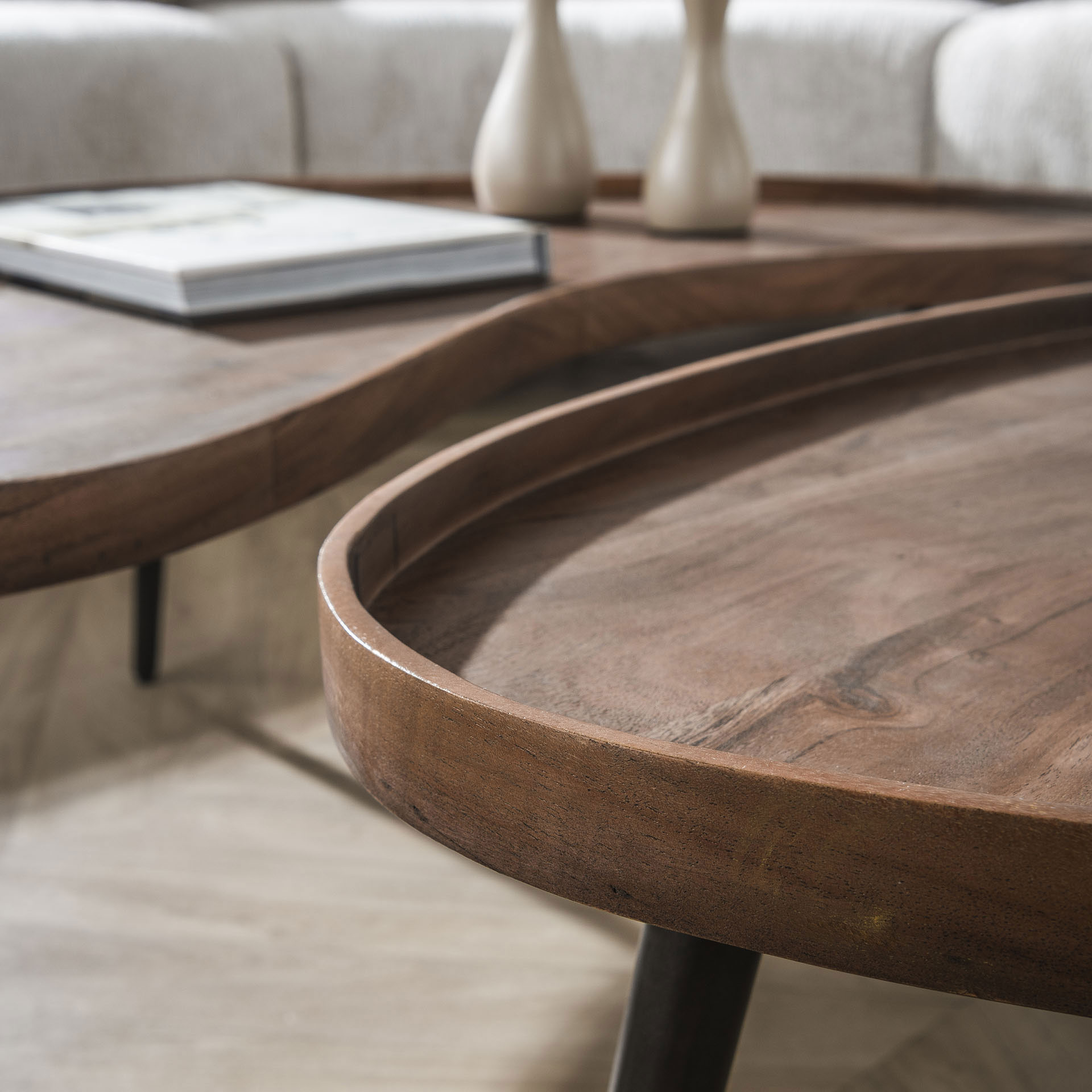 2er Set Couchtisch Soul Akazie Massivholz braun Metall Tischset