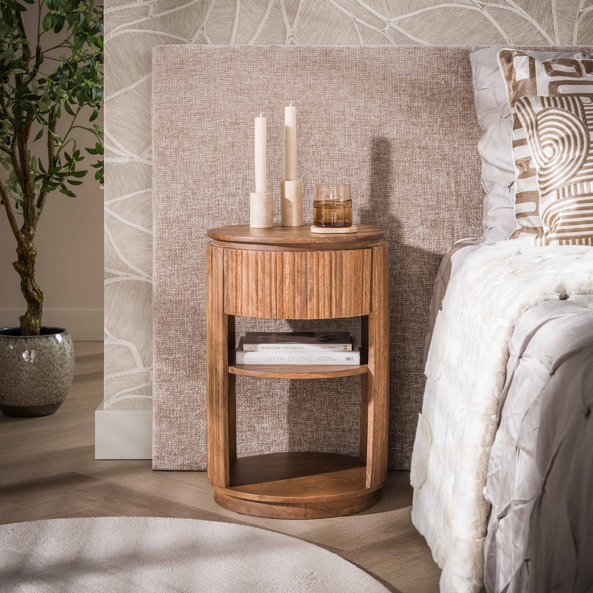 Nachttisch LUCCA rund Ø 40 cm Mango massiv mit Schublade