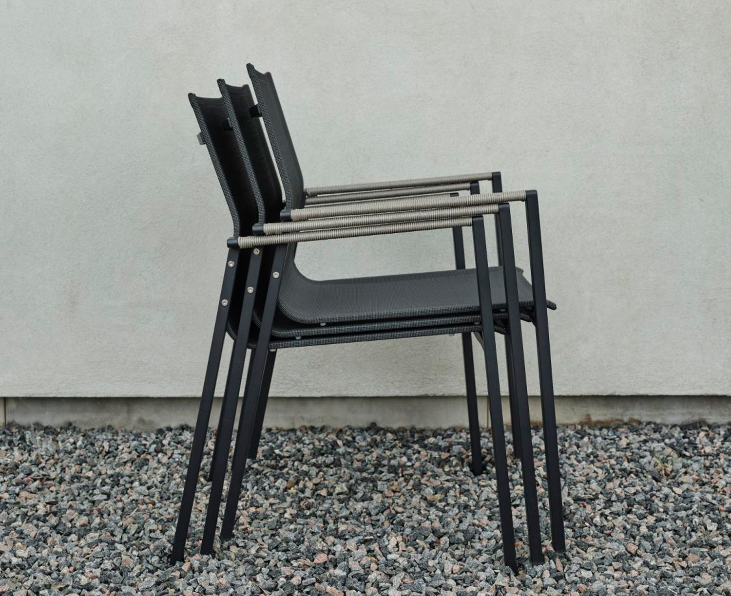 Gartensessel Lyra Edelstahl schwarz Stapelstuhl Dinnerstuhl