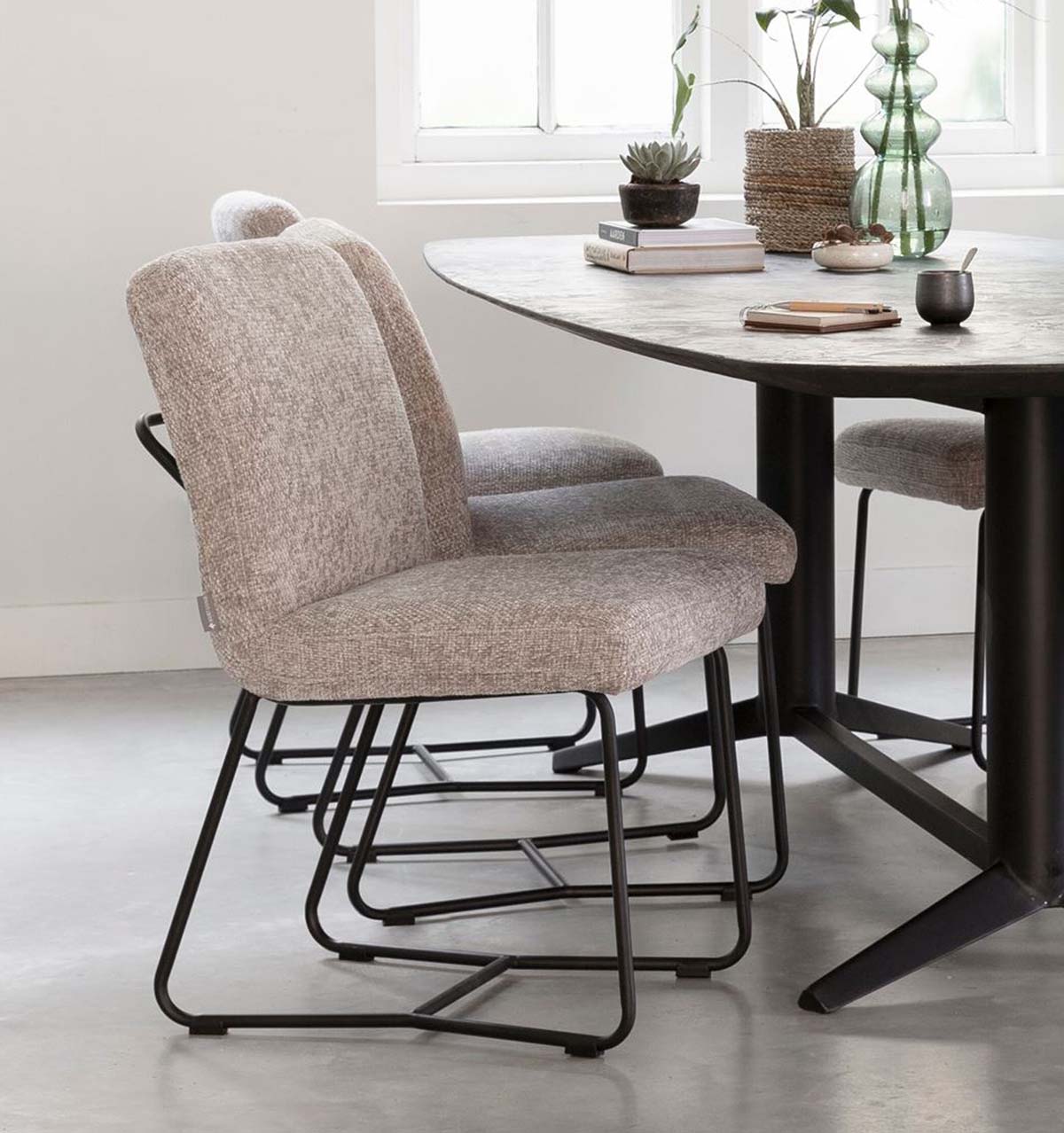 Esszimmerstuhl ZOLA gepolstert Samt beige sand