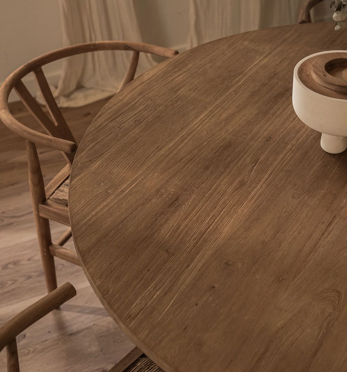 Esstisch XONO rund Ø 100 cm recyceltes Teakholz