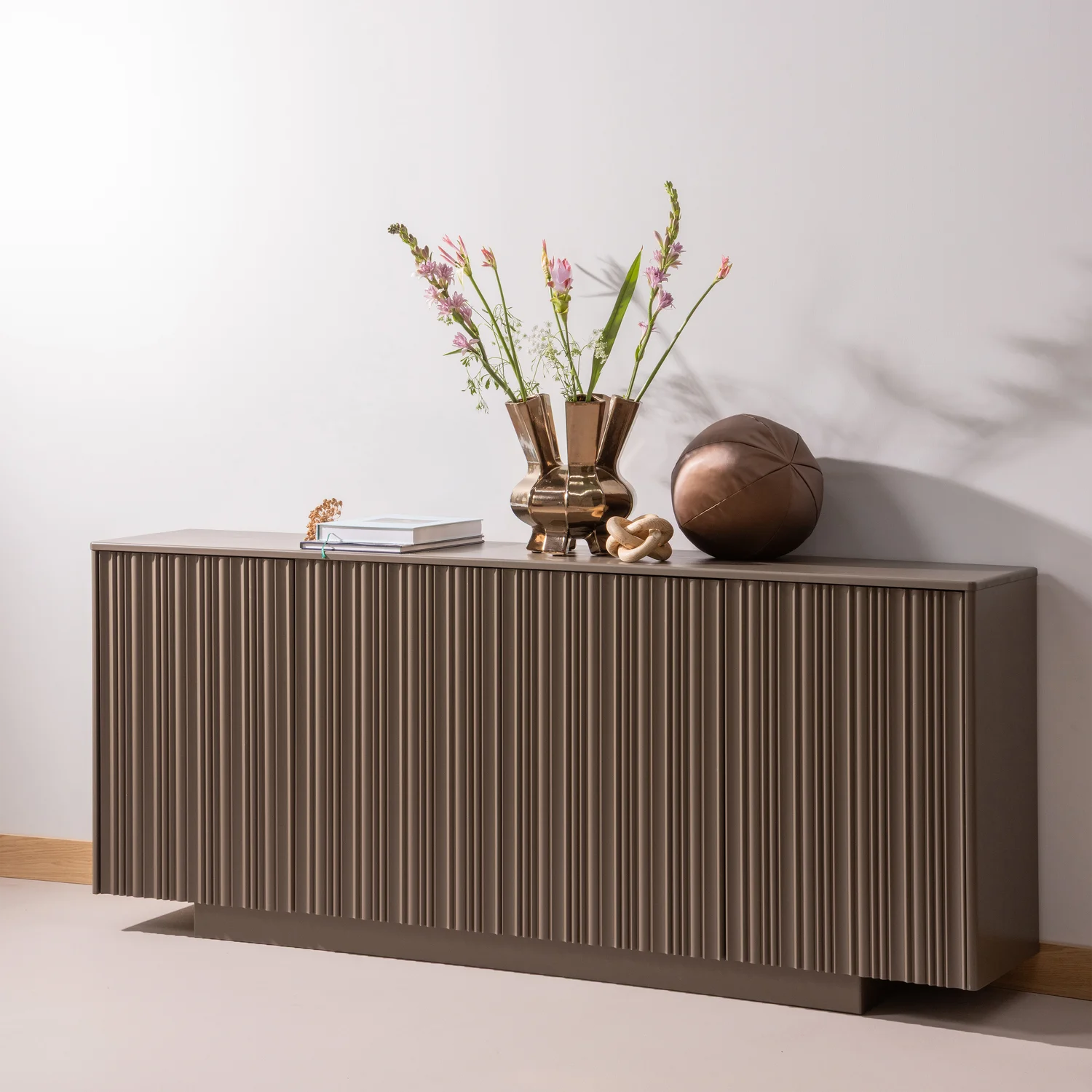 Kommode NOVA 200 cm mit 4 Türen Kiefer Massivholz trüffelbraun