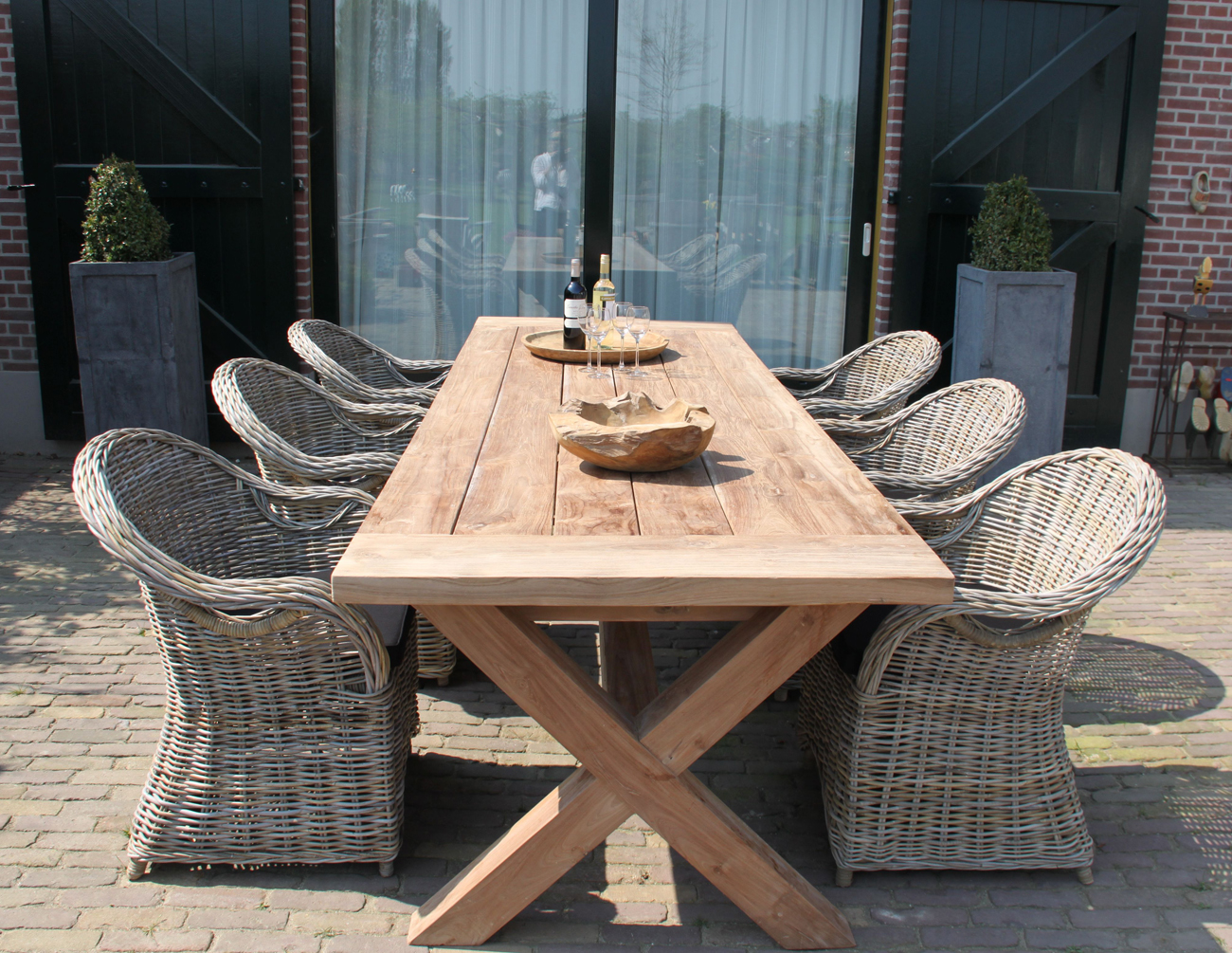 Gartentisch CROSS 240 x 100 cm Teakholz Teaktisch