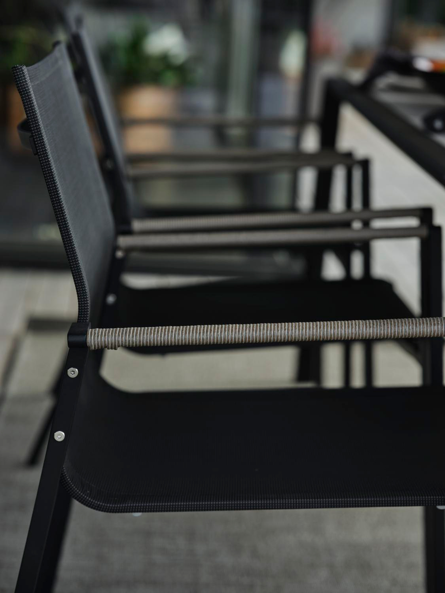 Gartensessel Lyra Edelstahl schwarz Stapelstuhl Dinnerstuhl