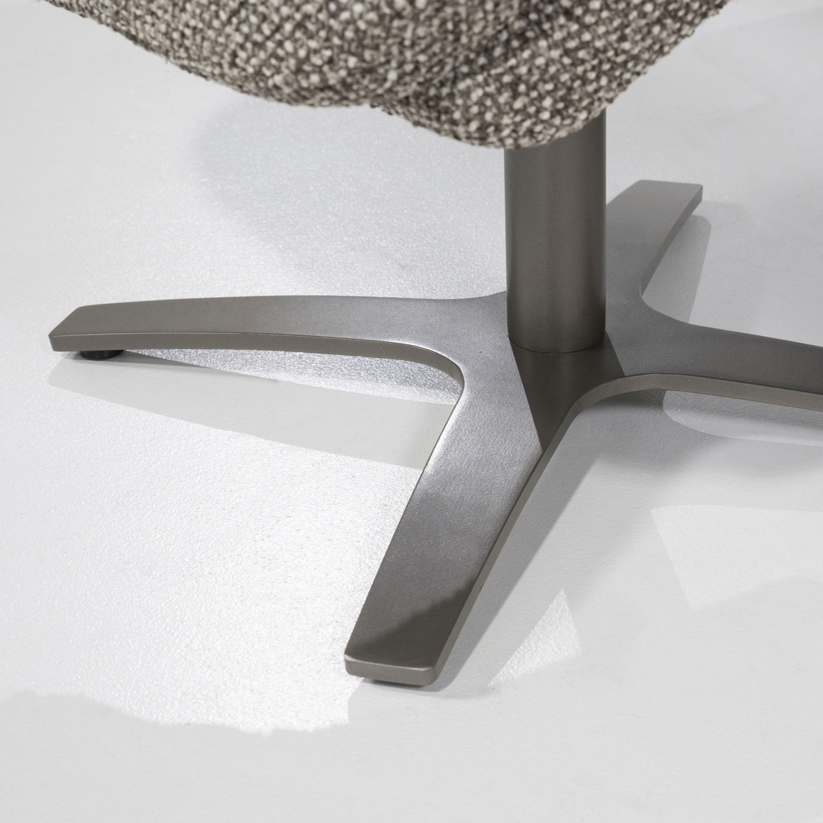 Relaxsessel Caleb elektrisch verstellb. mit Hocker Stoff taupe