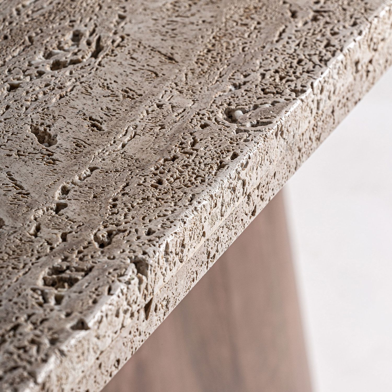 Designer Esstisch „Sannum“ 220 cm Travertin Mangoholz