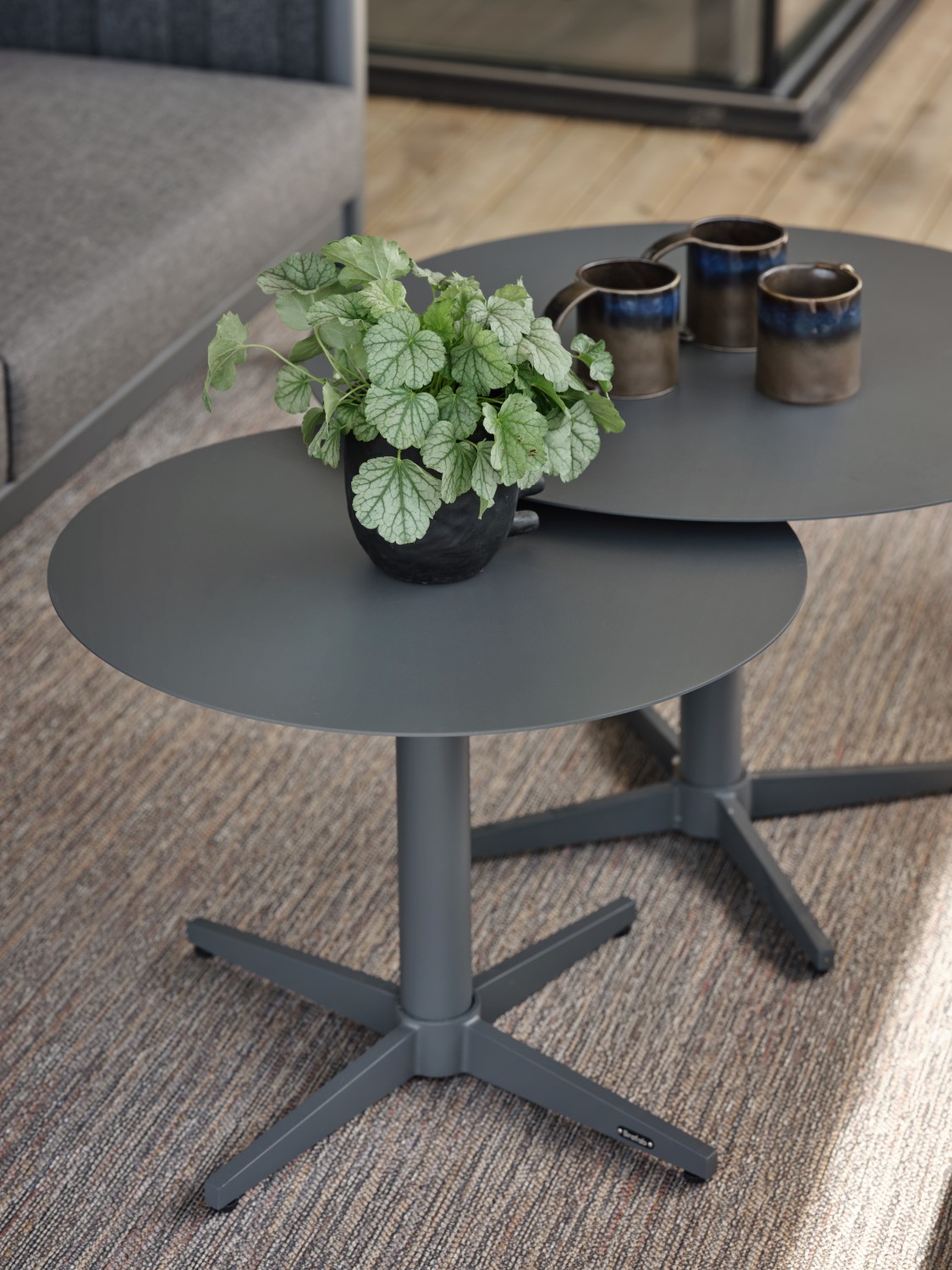 Garten Couchtisch MILL Ø 75 cm rund Aluminium schwarz anthrazit