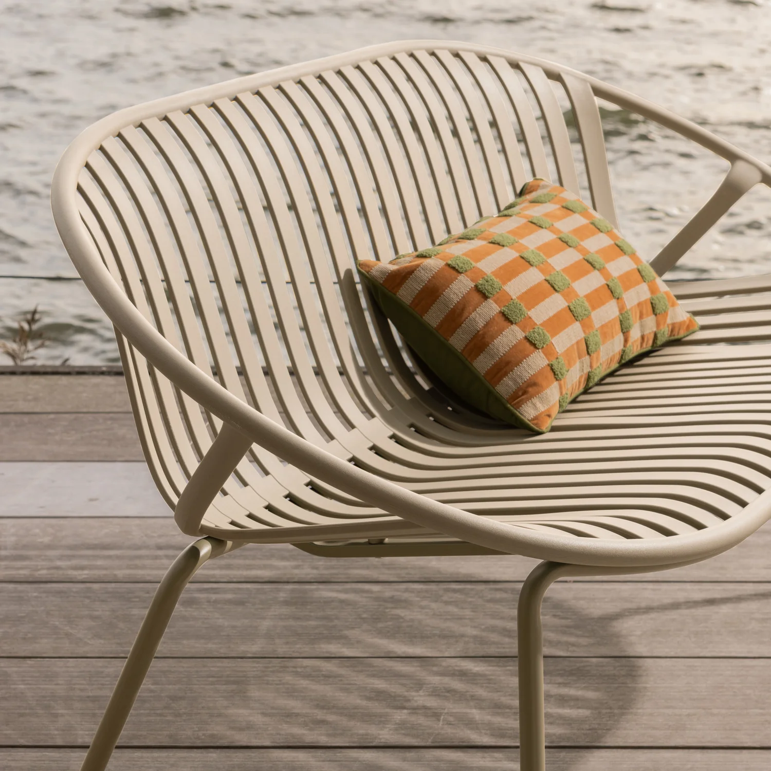 Outdoor 2 Sitzer Gartenbank BRUCE 131 cm Metall sandfarben