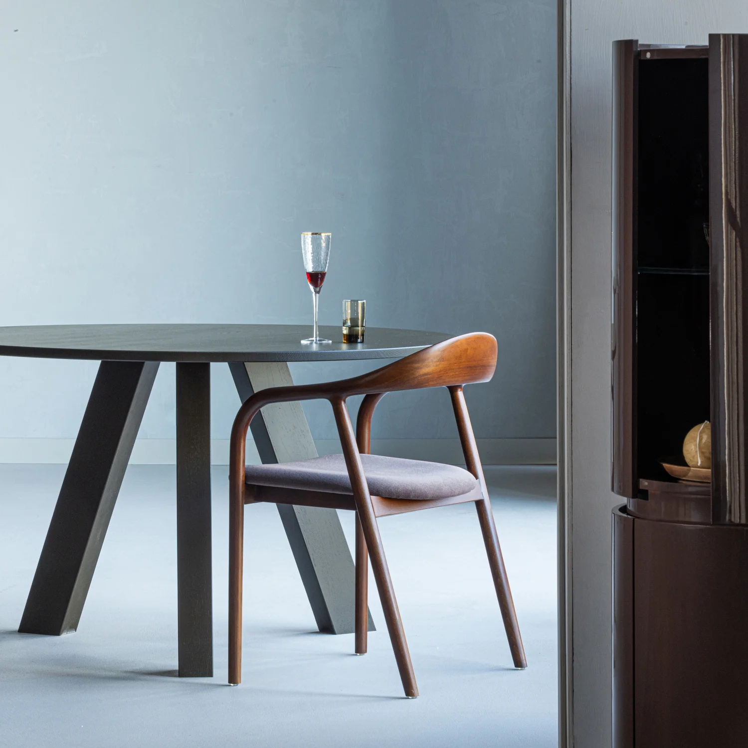 Esstisch RHONDA rund Ø 129 cm Eiche mittelbraun Tisch