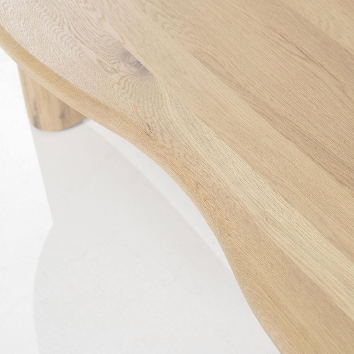Couchtisch Josh 140 x 60 cm organische Form Eiche Holz Furnier hellbraun