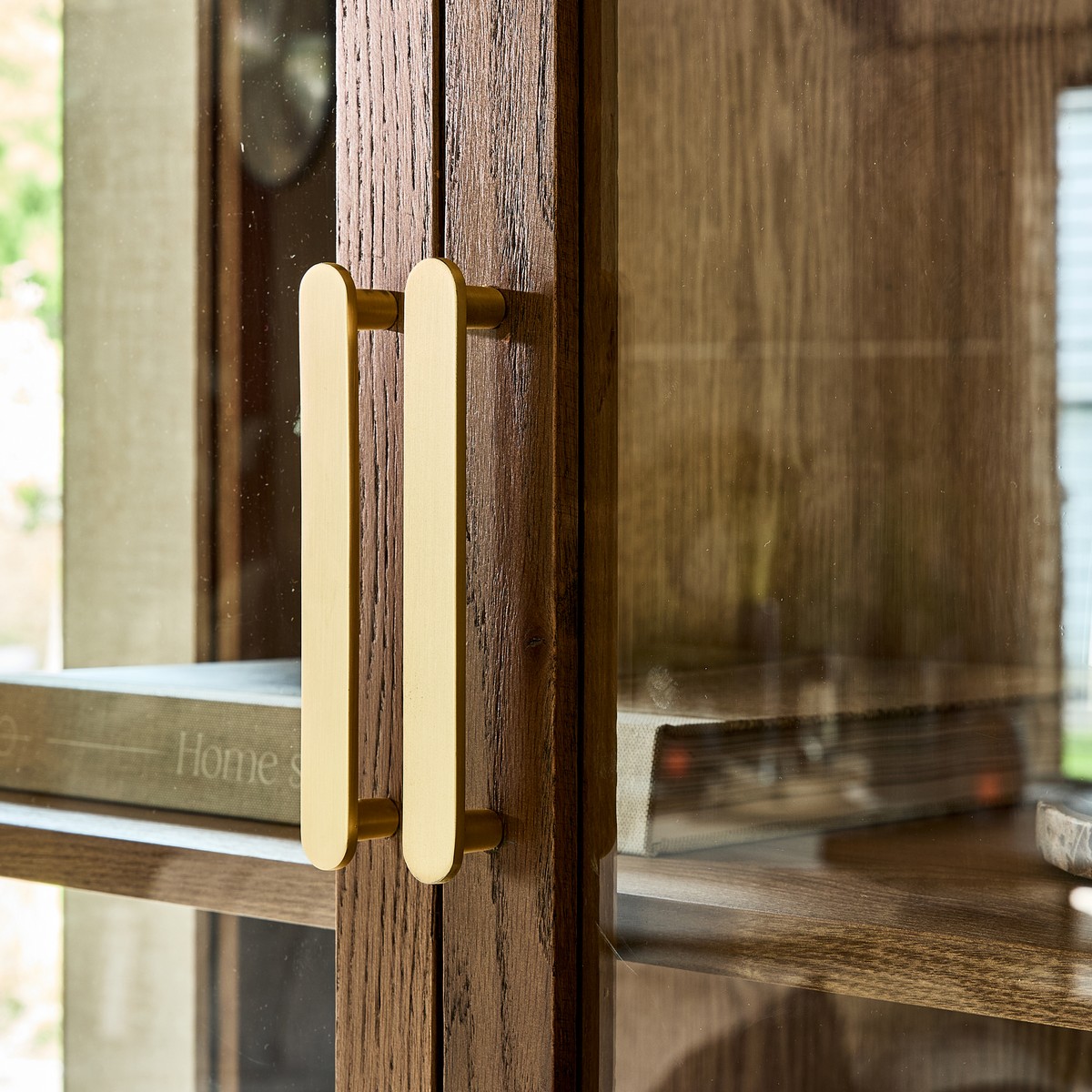 Vitrinenschrank Waldorf 110 cm aus recyceltem Eichenholz Braun
