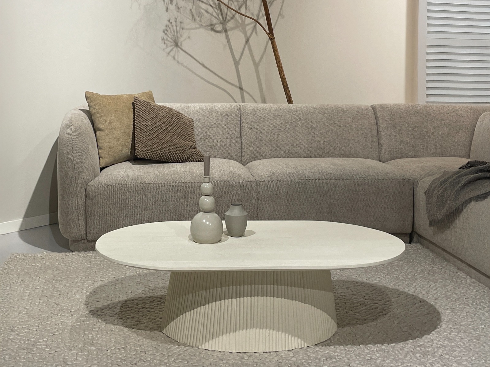 Couchtisch Patrice oval 120 x 70 cm Mangoholz cremeweiß Sofatisch