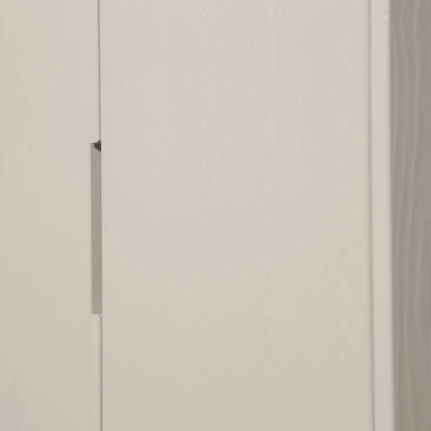 Aufbewahrungsschrank Silas H 149 cm Kiefernholz hellgrau Metall Holzschrank