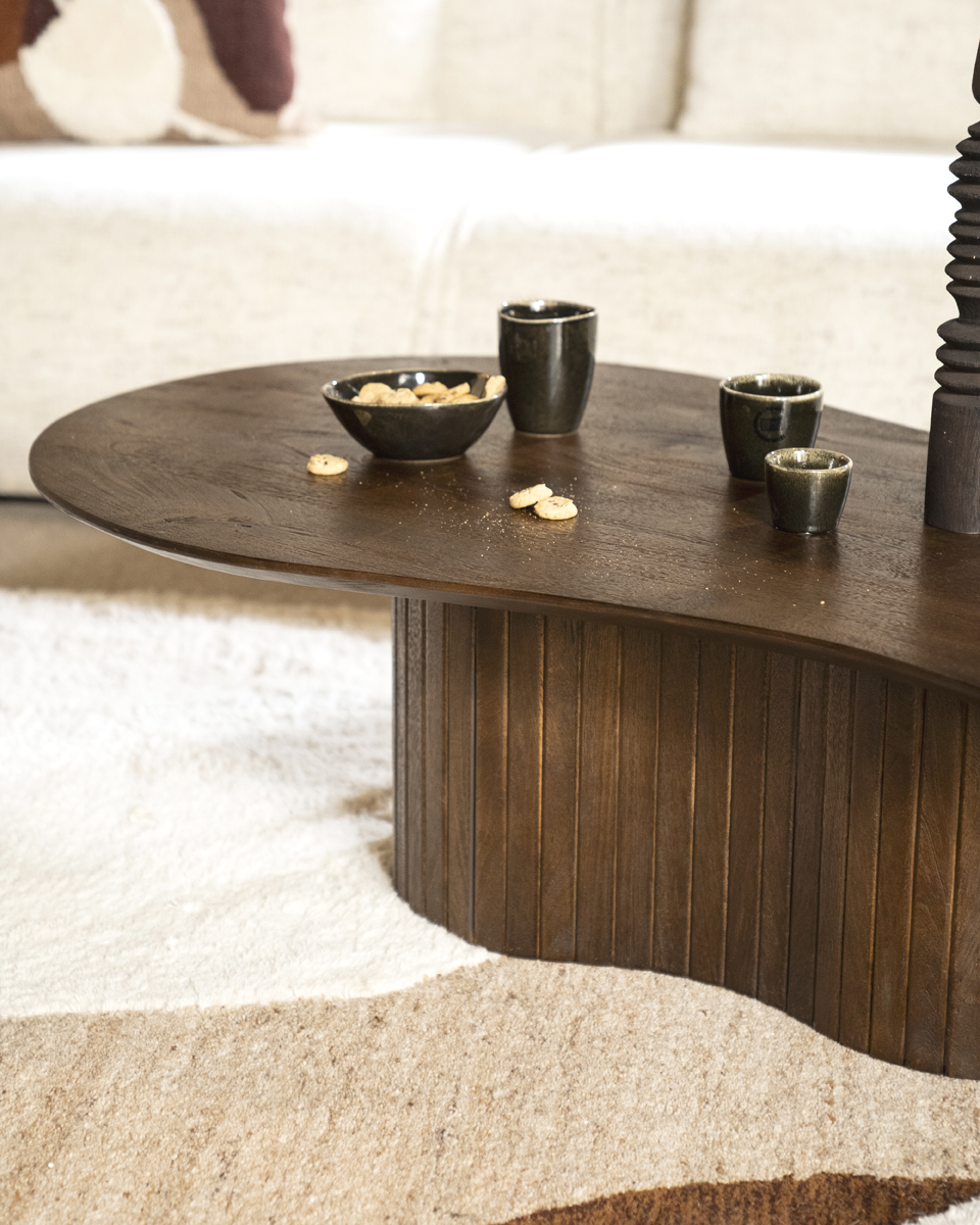 Couchtisch LAMOUS oval organisch 130 cm Mango Holz braun