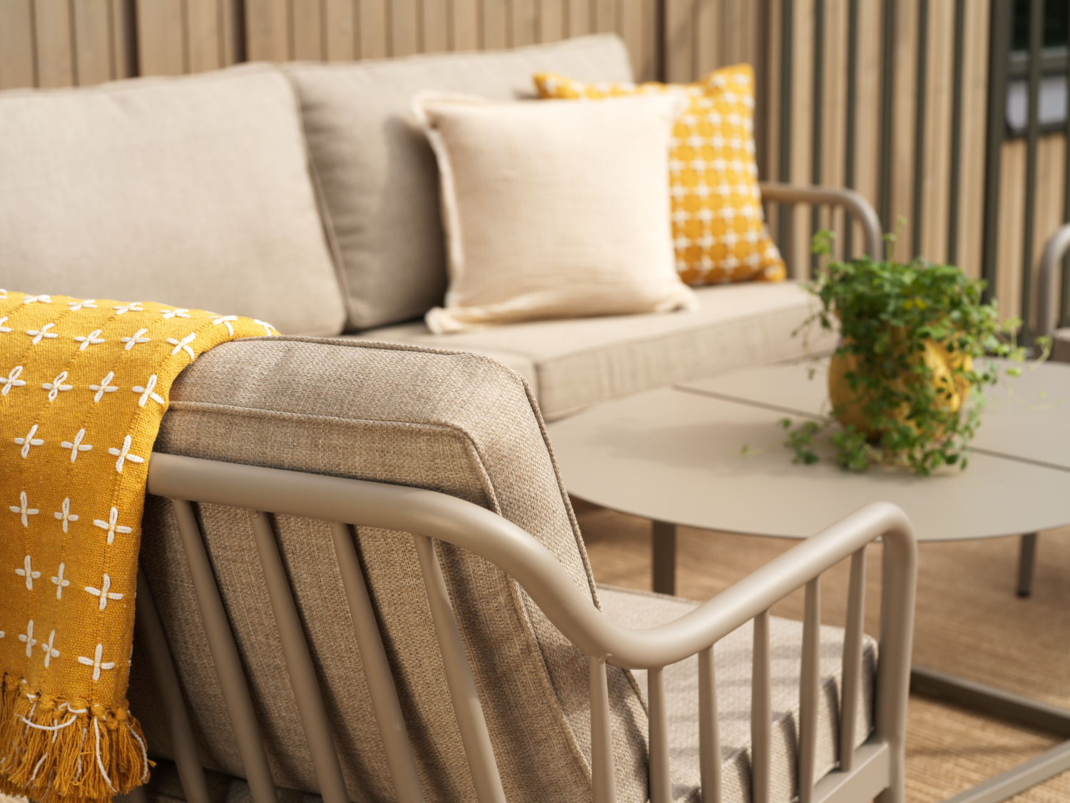 Gartensessel Gartenstuhl Coleville mit Kissen Aluminium khaki