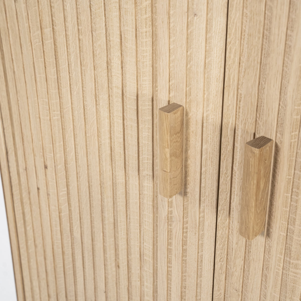 Schrank Rosenborg 2-türig H 210 cm Eiche natur