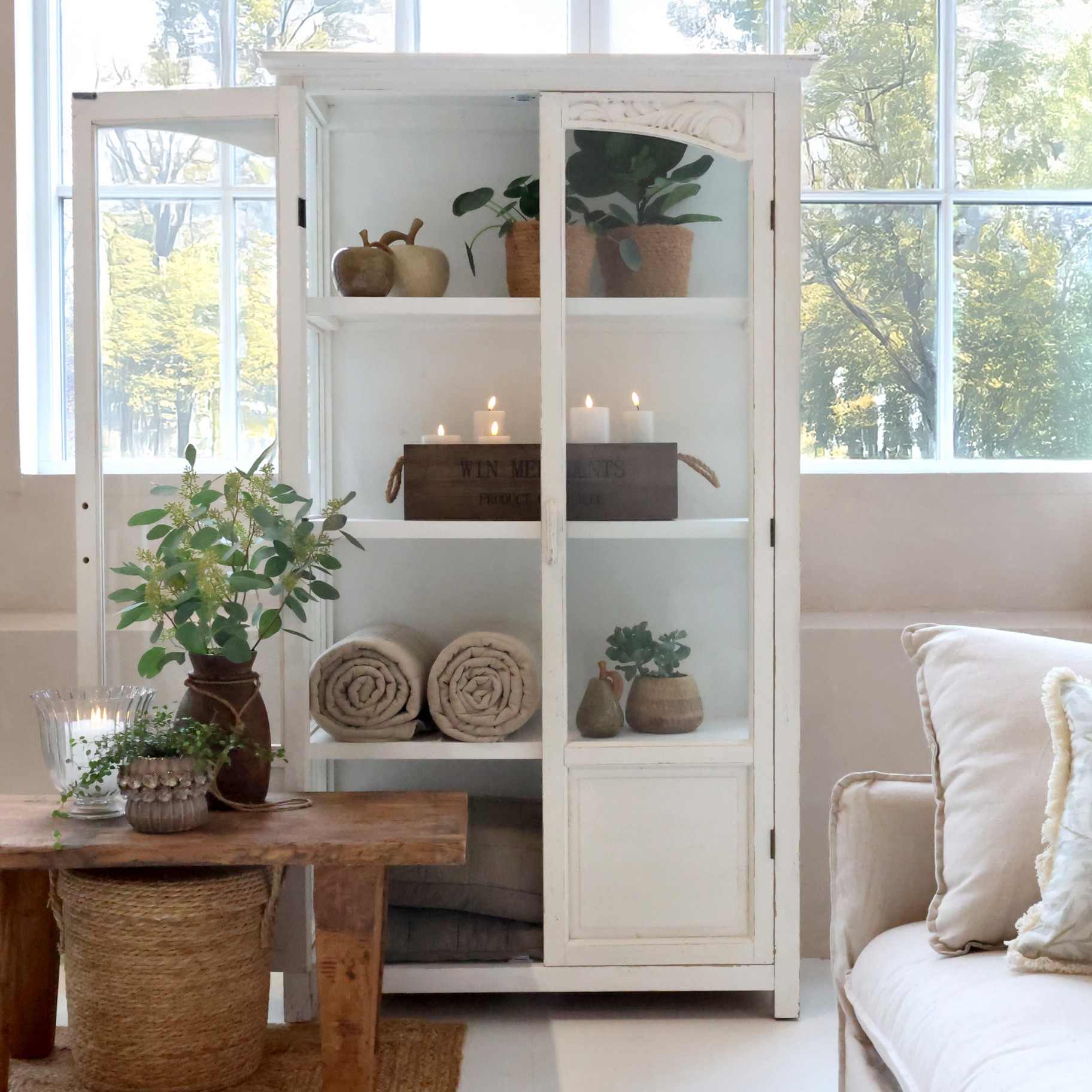 Vitrine Vitrinenschrank m. Glastüren antik creme