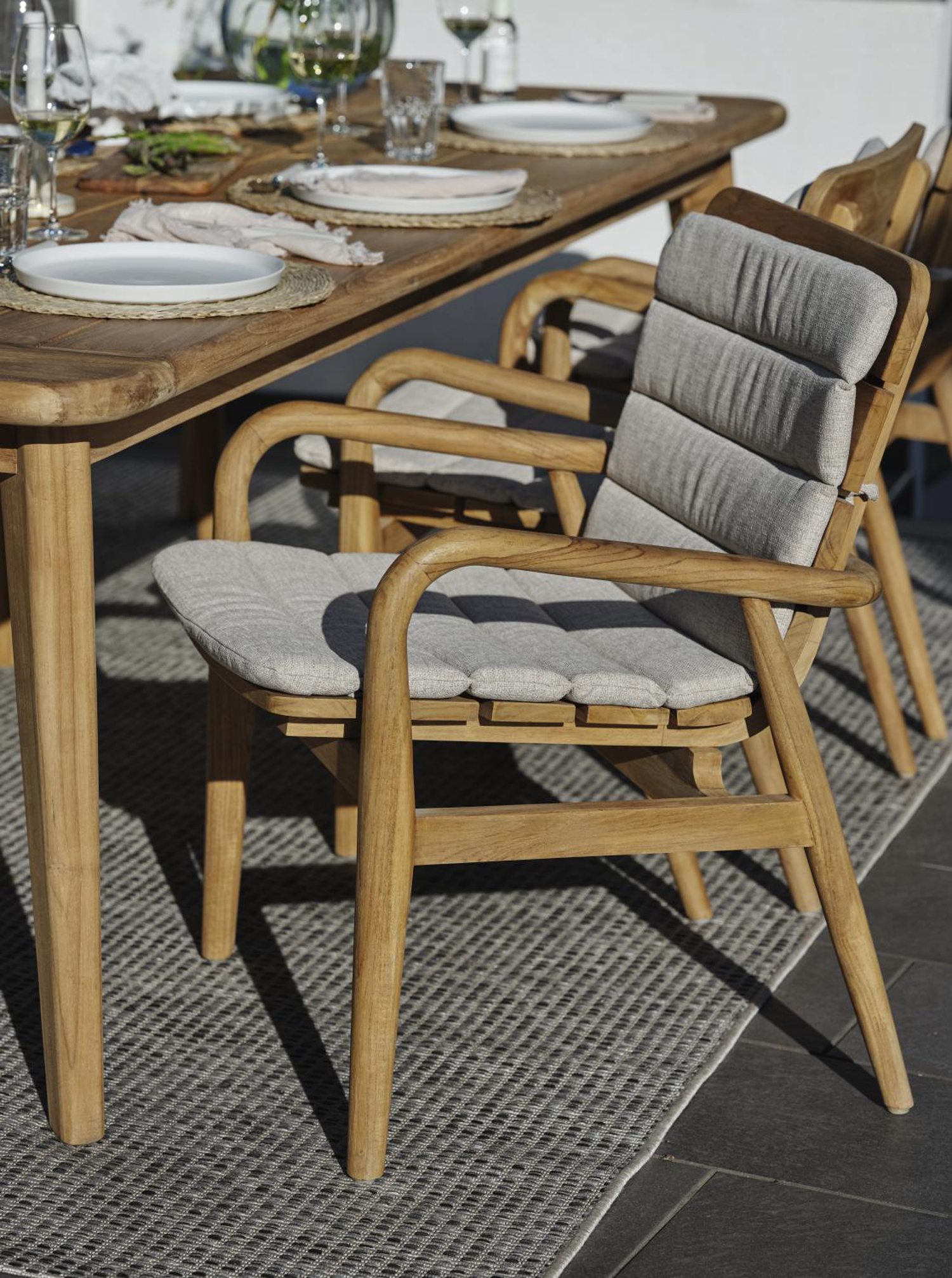 PREMIUM Lilja Gartentisch Teakholz 240 x 100 cm Teaktisch massiv