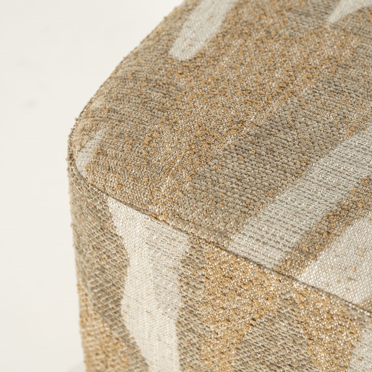 Sitzpouf Hocker Rytm 43 x 43 cm Stoff taupe mit Muster Pouf
