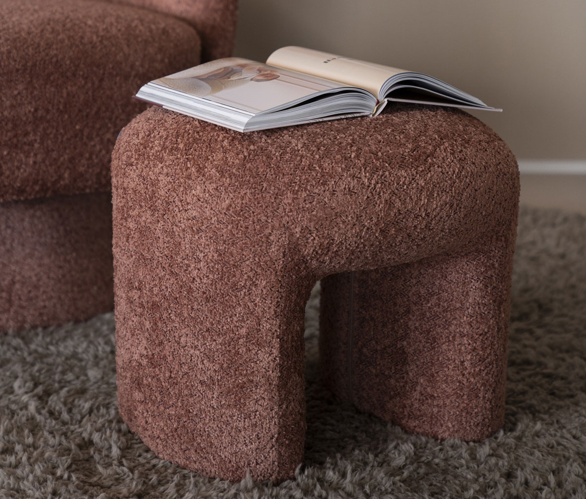 Hocker NASAHI Sitzhocker Bouclé Stoff terrakotta