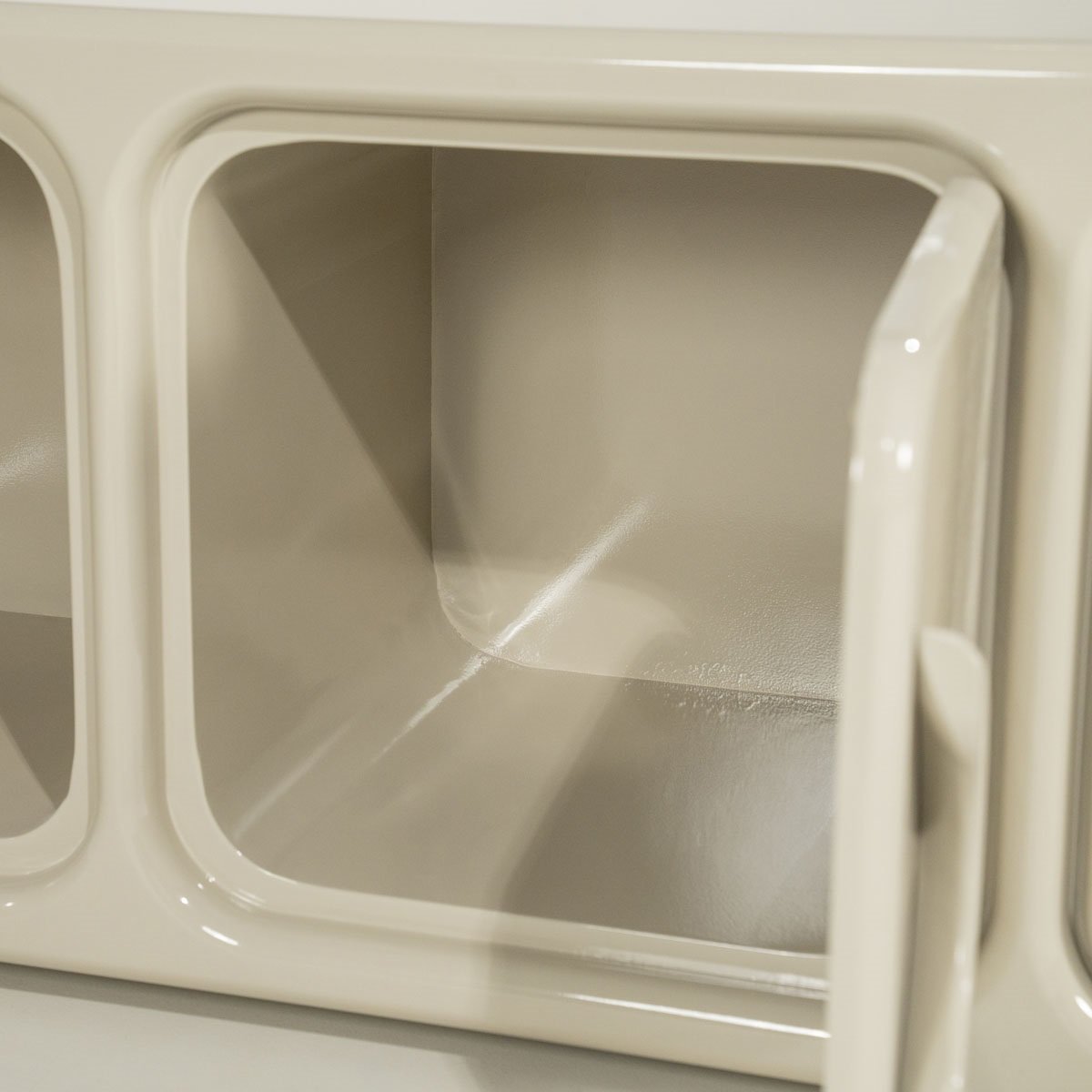 TV Möbel Lowboard Gubby 176 cm mit 4 Türen MDF High Gloss beige