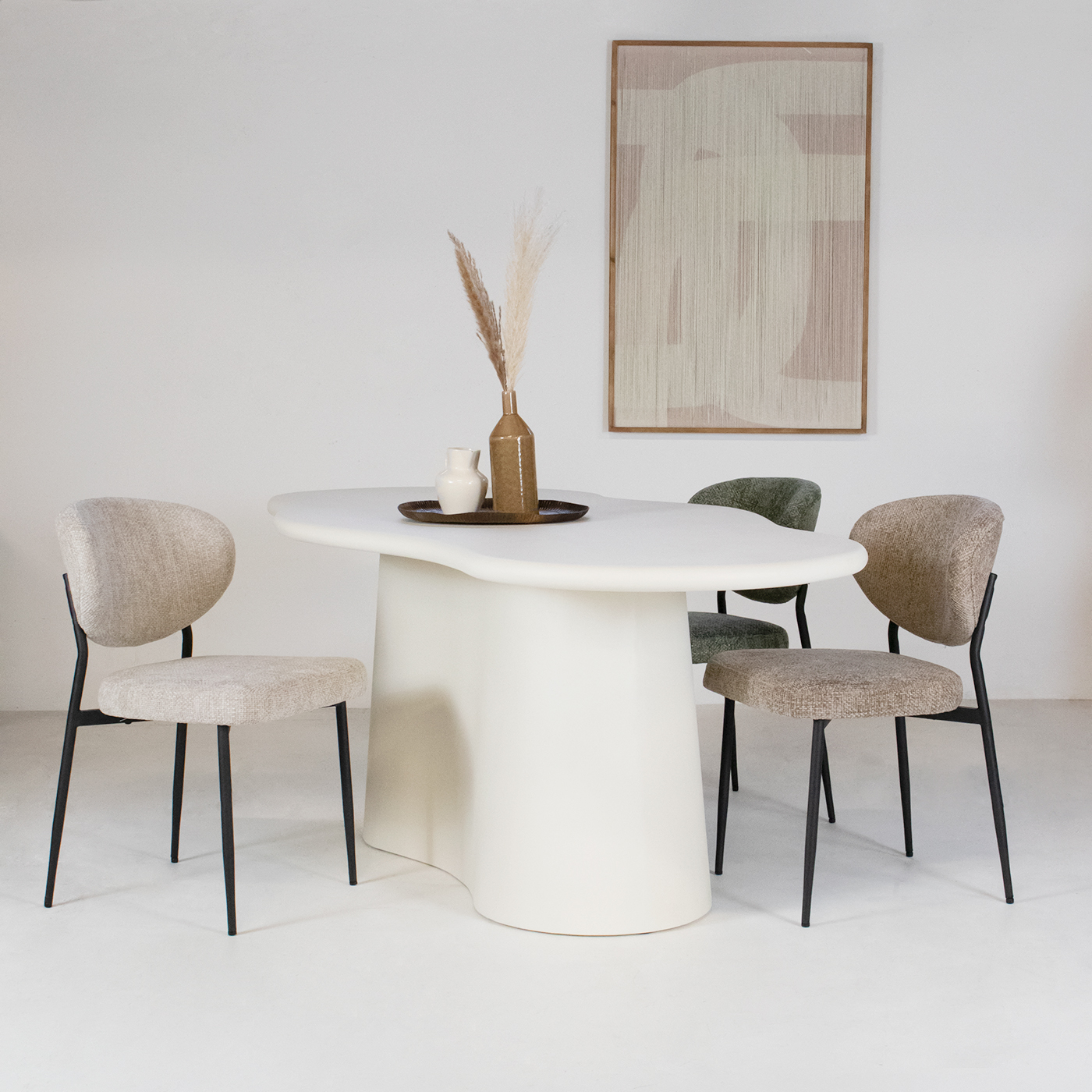 Esstisch NORA organisch oval 260 x 110 cm beige Beton Ciré