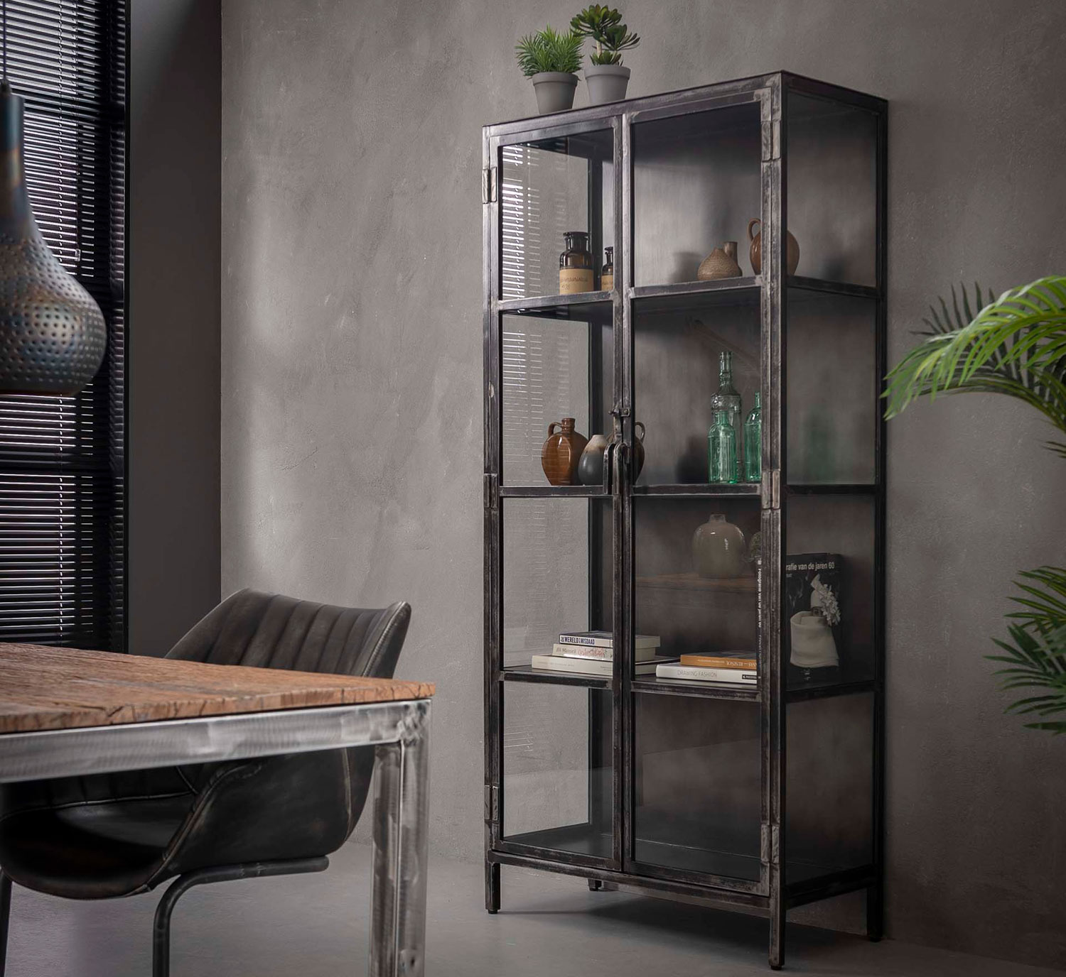 Industrie Glas Vitrine GUNS H 190 cm Metall schwarz