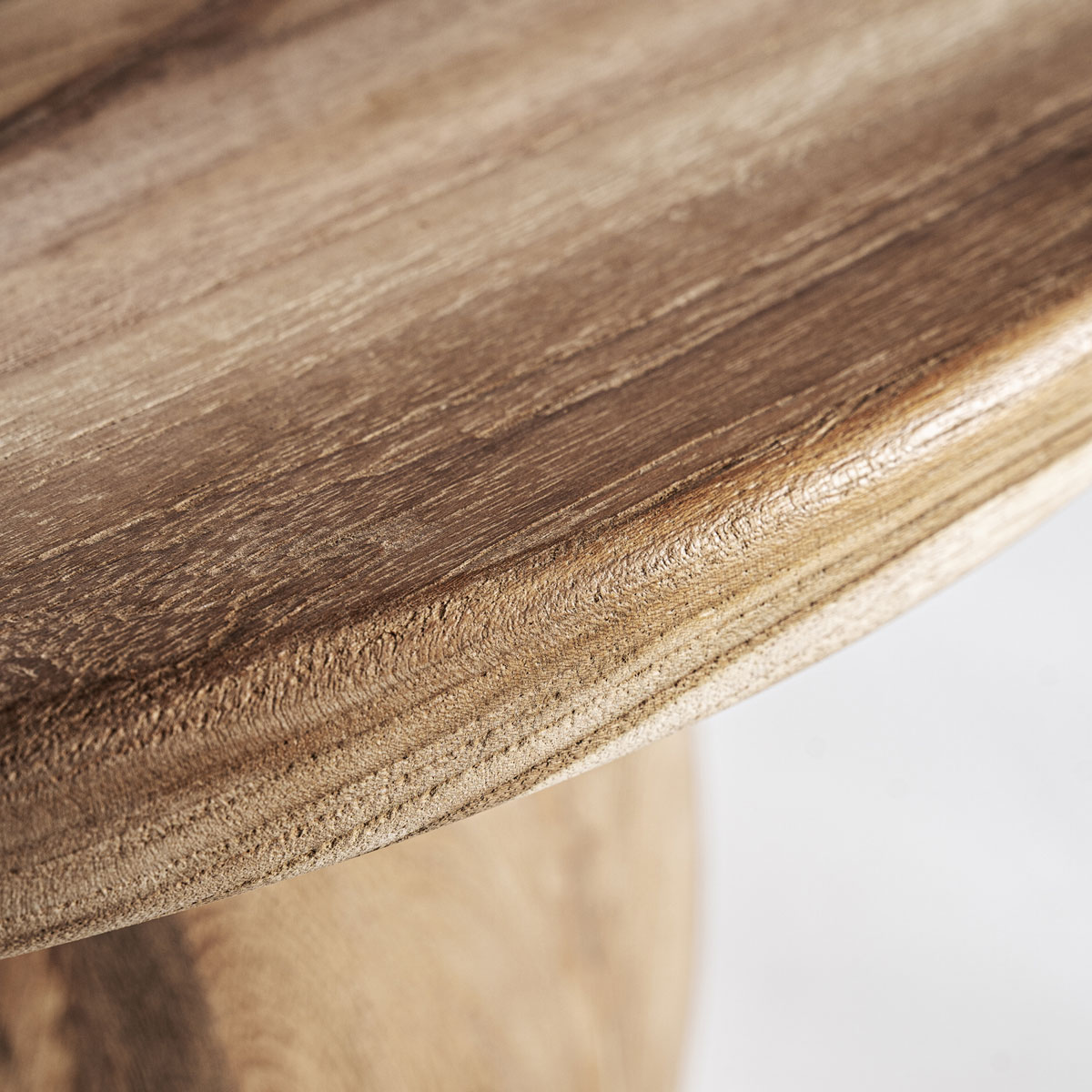 Couchtisch ERLOY III rund Ø 70 cm recyceltes Teakholz