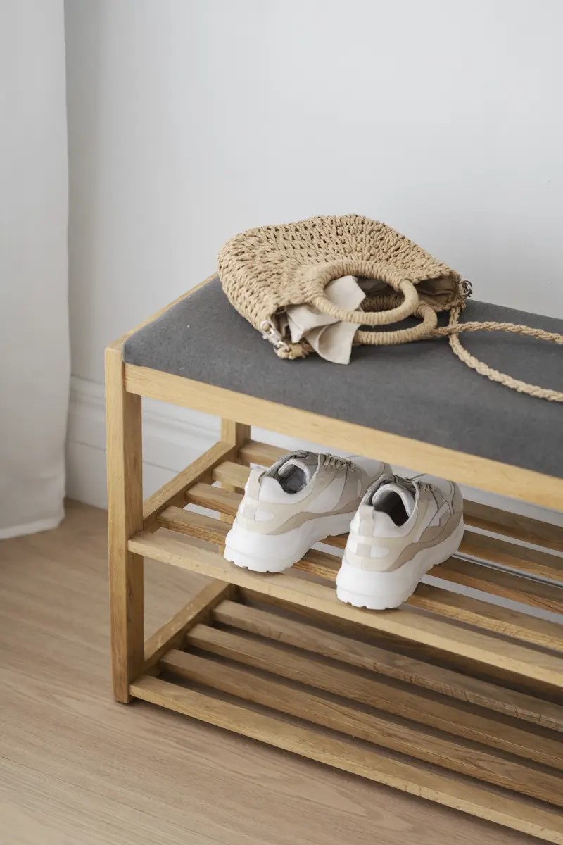 Schuhbank aus Holz Eiche natur mit Sitzfläche