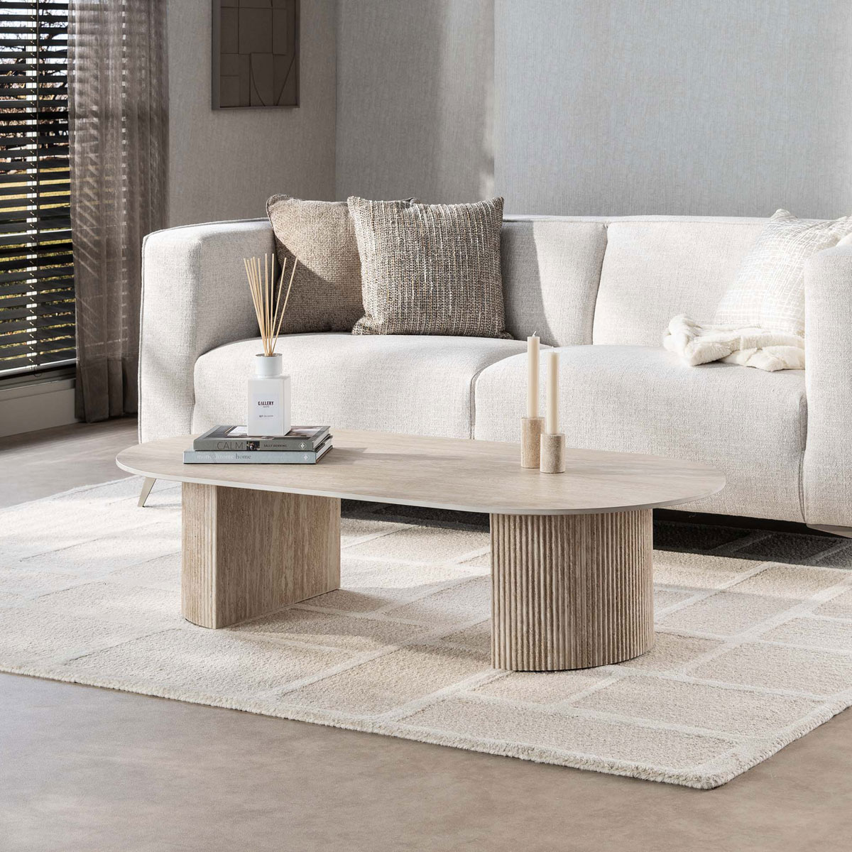 Couchtisch VERONA 135 x 70 cm oval Keramik Travertinoptik Halbmodbeine