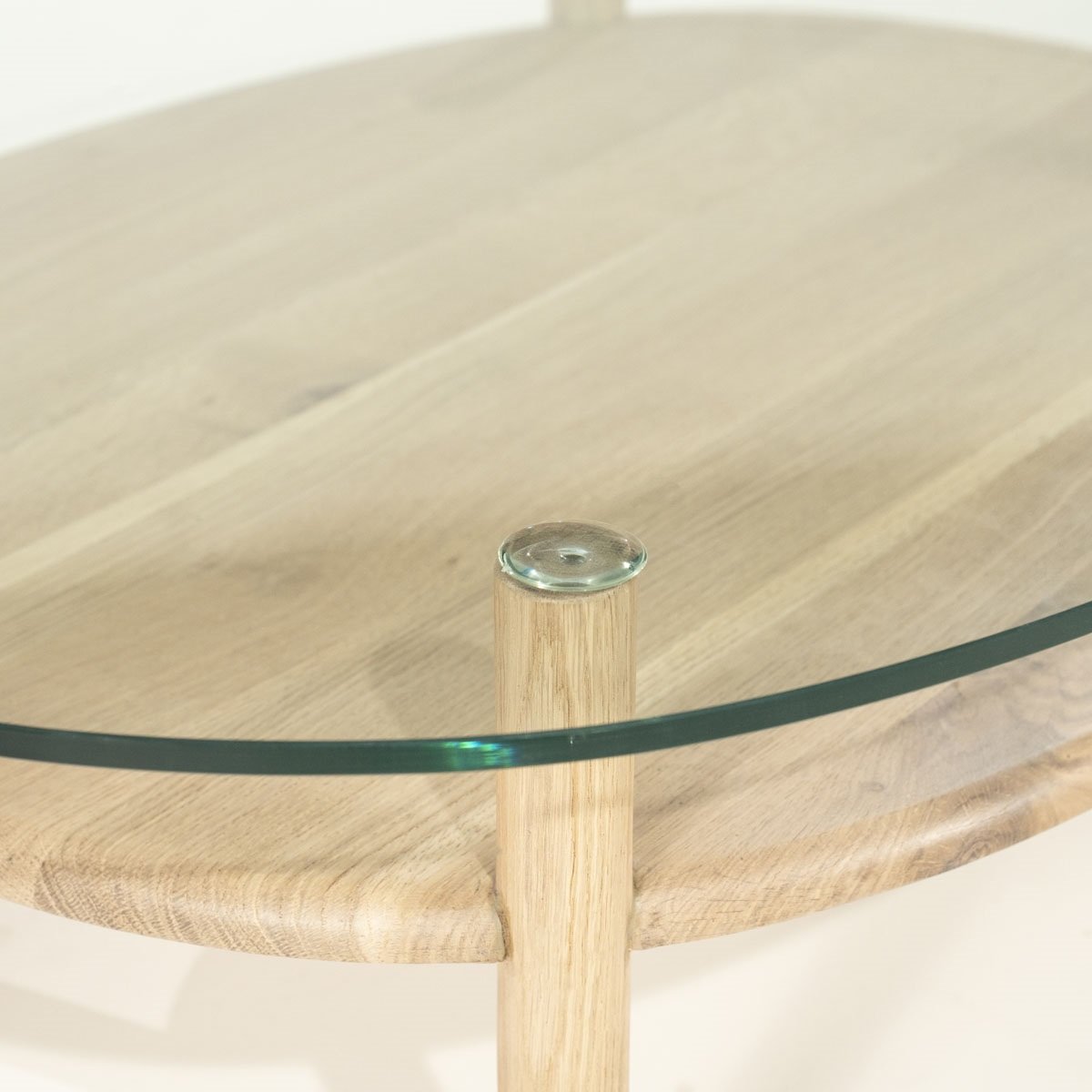 Couchtisch Cleo oval 101,5 x 73 cm mit Glasplatte Eiche Massivholz hell