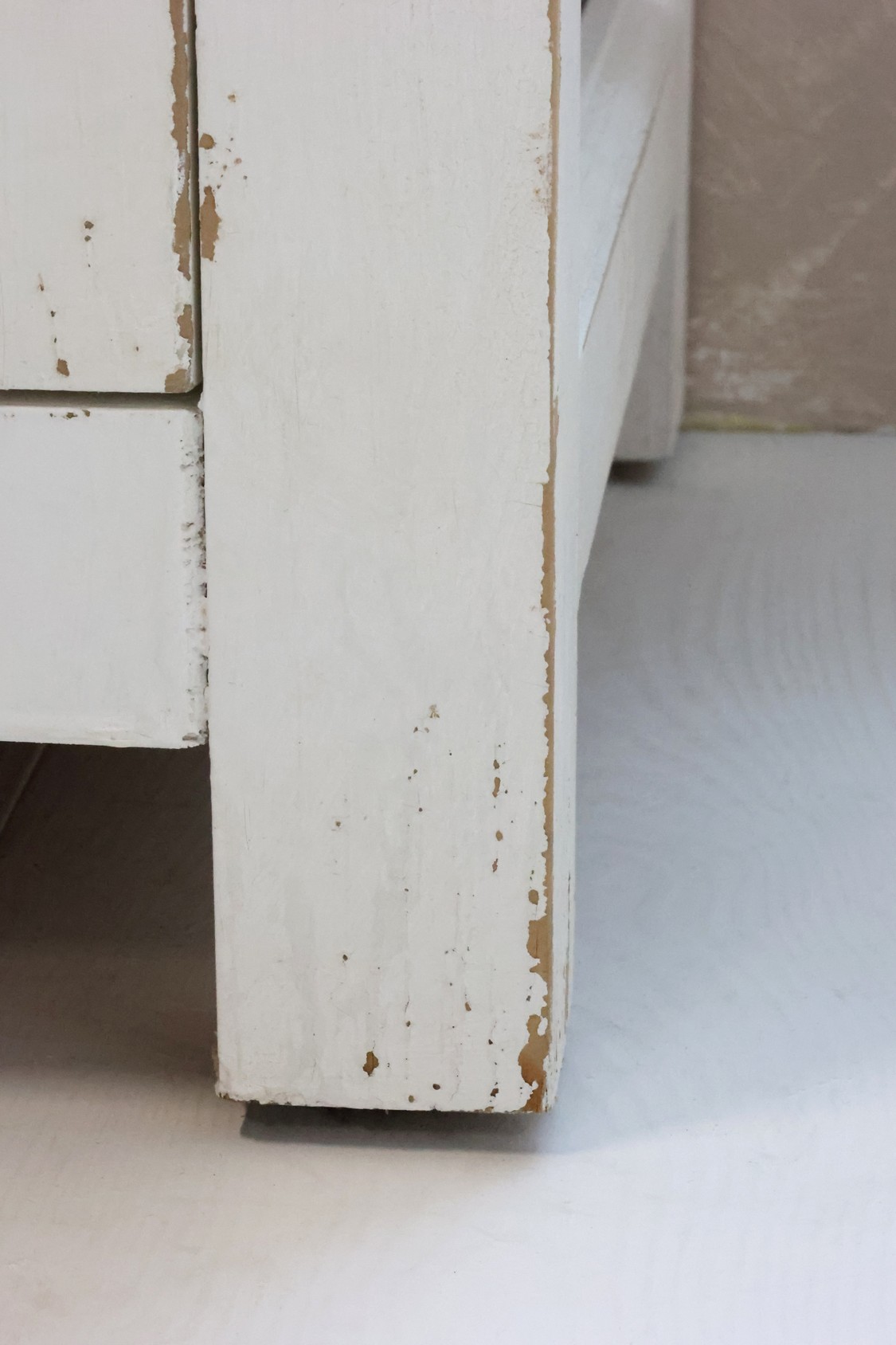 Vitrine Vitrinenschrank m. Glastüren antik creme