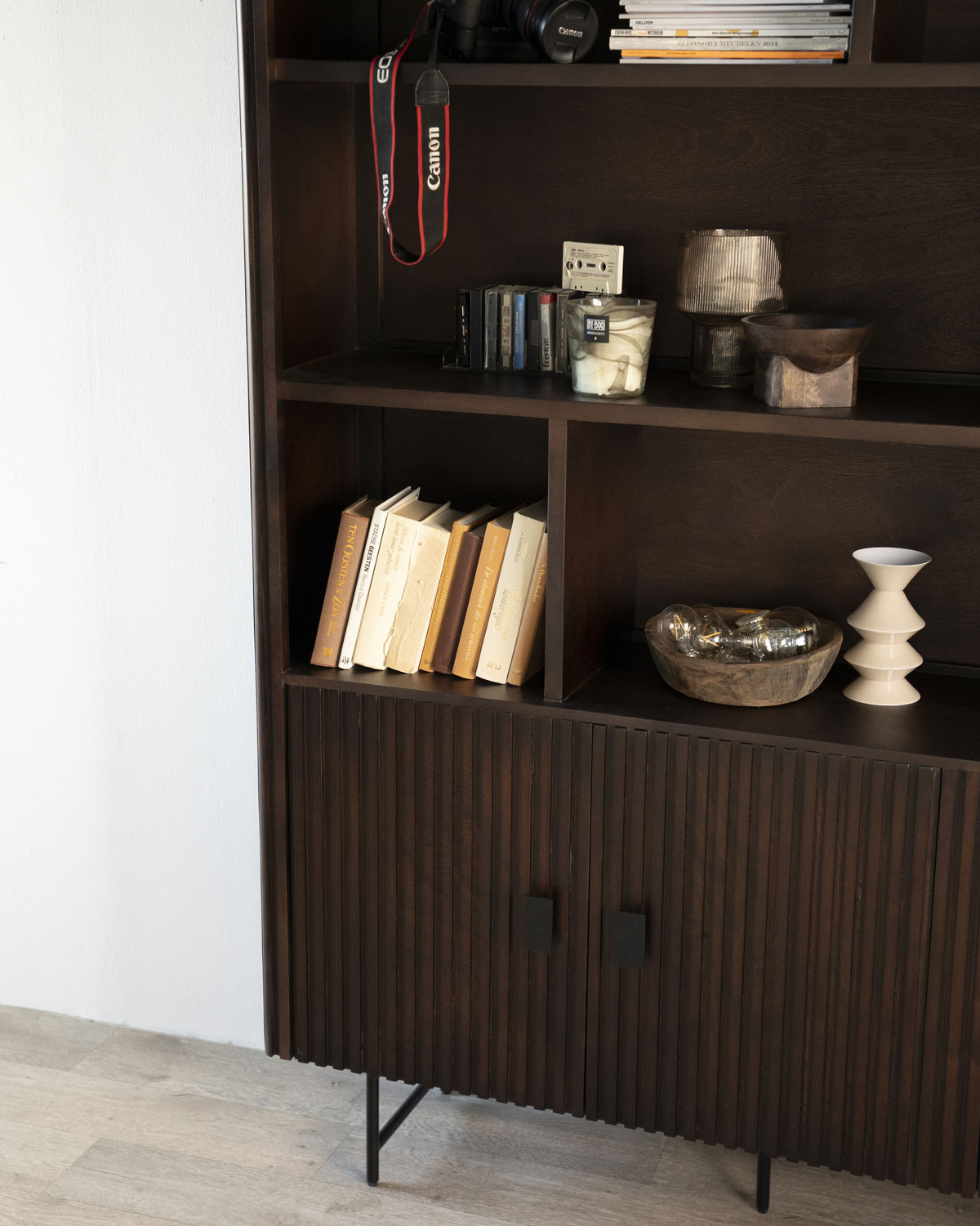 Bücherschrank Schrank Remi 4-türig Mangoholz braun