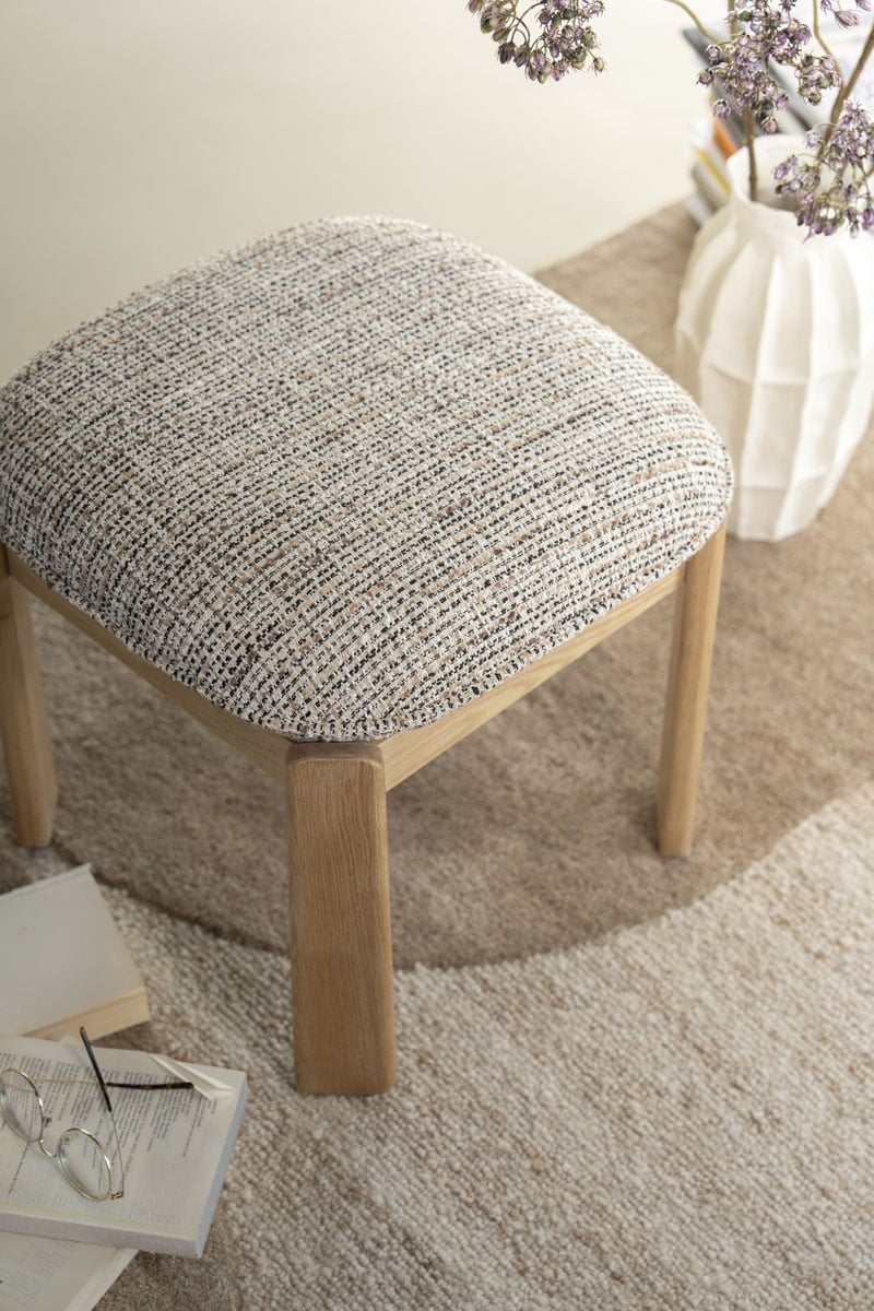 Sitzhocker Hocker Lottie 48 x 48 cm Eiche Massivholz Bezug Nori beige