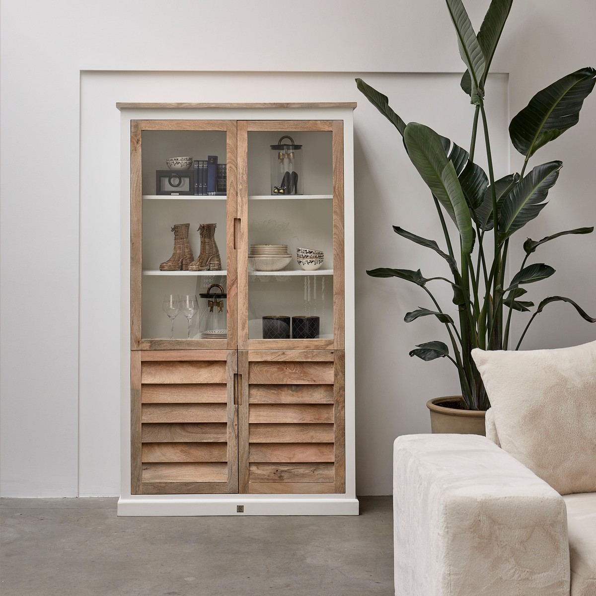 Rivièra Maison PACIFICA Vitrine 124 cm weiß natur mit Glastüren