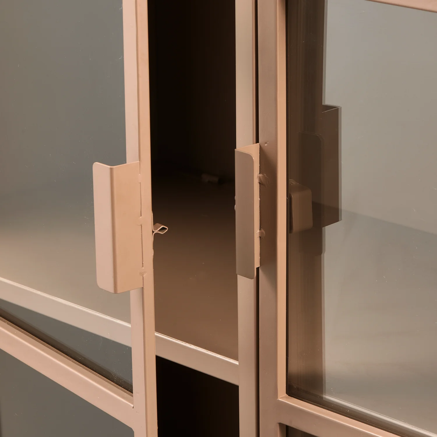 Vitrine Schrank RONJA 2-türig Metall militärbraun Aufbewahrungsschrank
