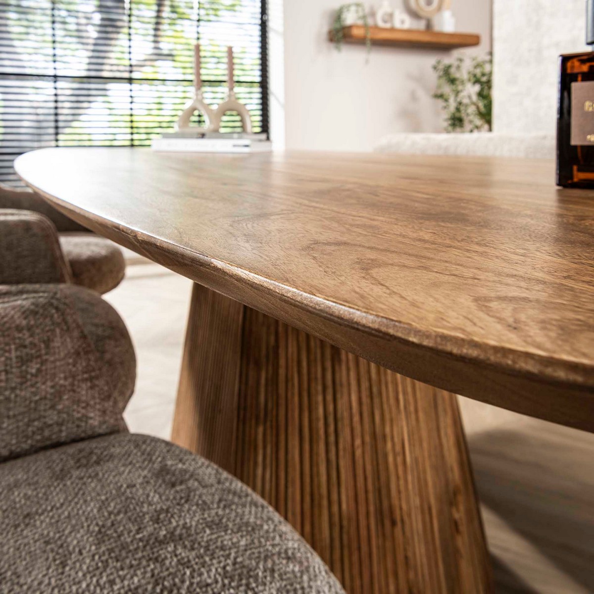 Esstisch ELEANO oval 215 × 105 cm aus Mangoholz Natur