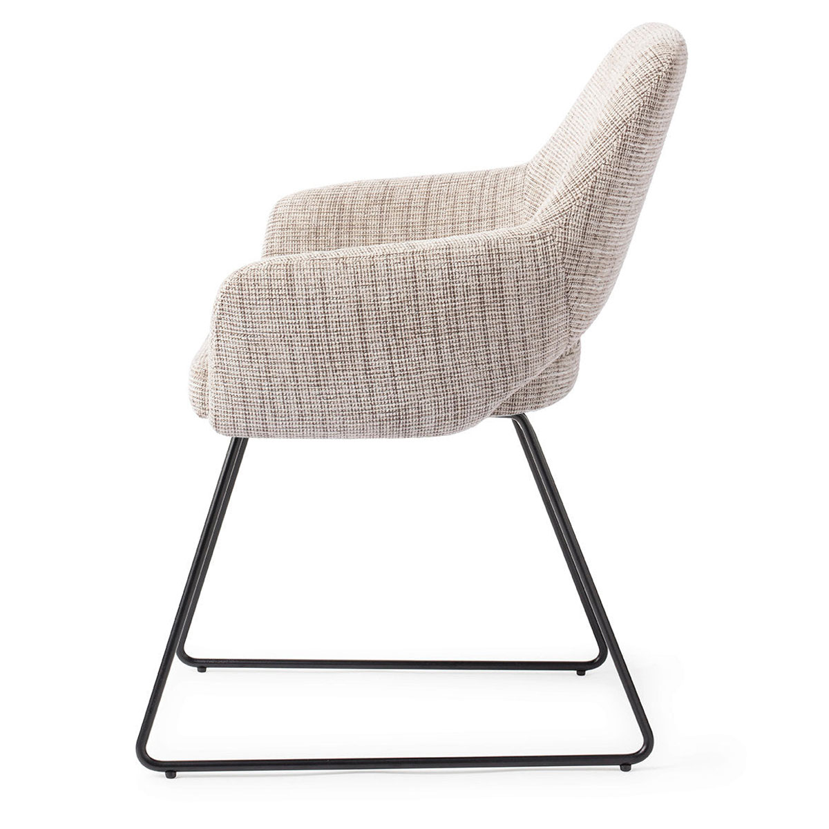 Esszimmerstuhl YANAI – Caramel mit schwarzem Slide Gestell