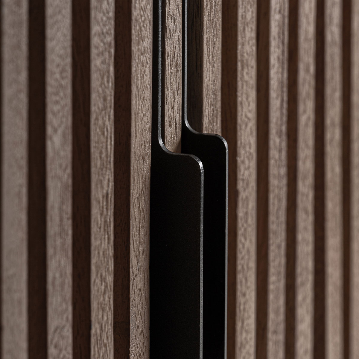 Highboard GÀBIA H 195 cm Mangoholz hellbraun Kleiderschrank