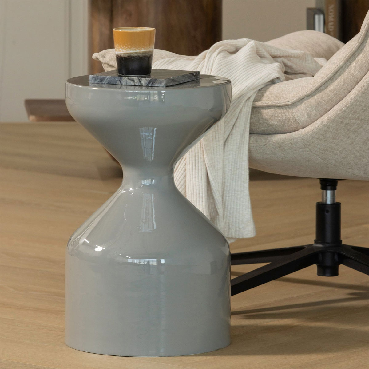 Beistelltisch FLOYD Ø 30 cm Metall hellgrau Couchtisch Anstelltisch
