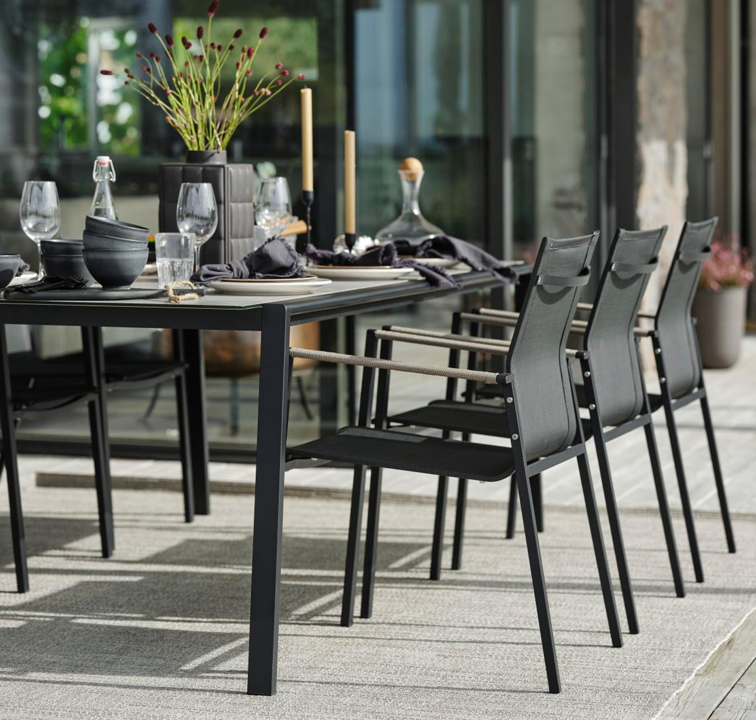Gartensessel Lyra Edelstahl schwarz Stapelstuhl Dinnerstuhl